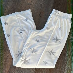 Cozie - ‘White Snowflake’ Velour Lounge Pants. SZ: Small. NWT